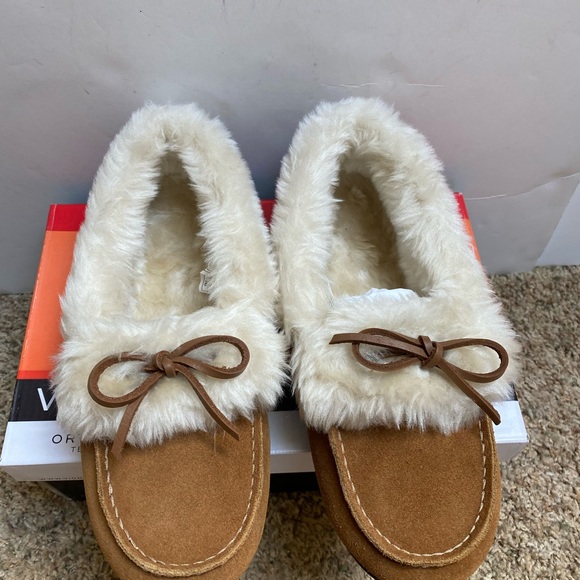 Vionic Juniper Moccasins Cozy Chestnut Suede Faux Fur Slippers Women's Size 7M - Picture 2 of 8